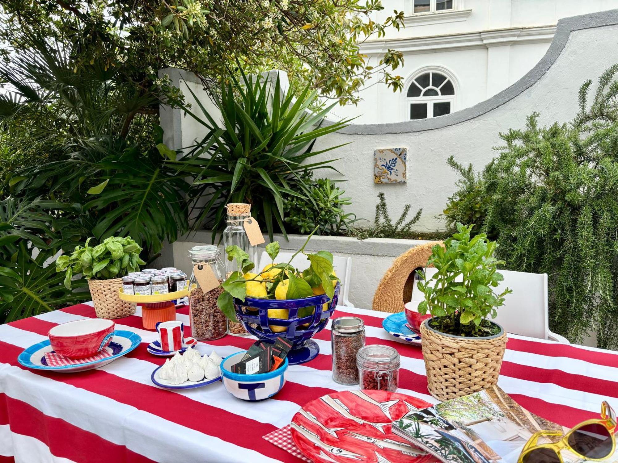 Michela, 2br, 2bt, Amazing Patio, Jacuzzi, Newly Renovated Casa vacanze *